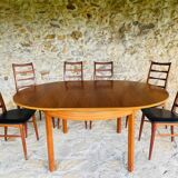 Extendable dining table in teak, butterfly extension by Van Pelt circa 1960.