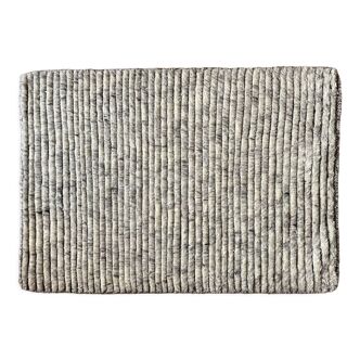 Tapis de laine noué à la main, couleur blanc cassé, 90x60 cm