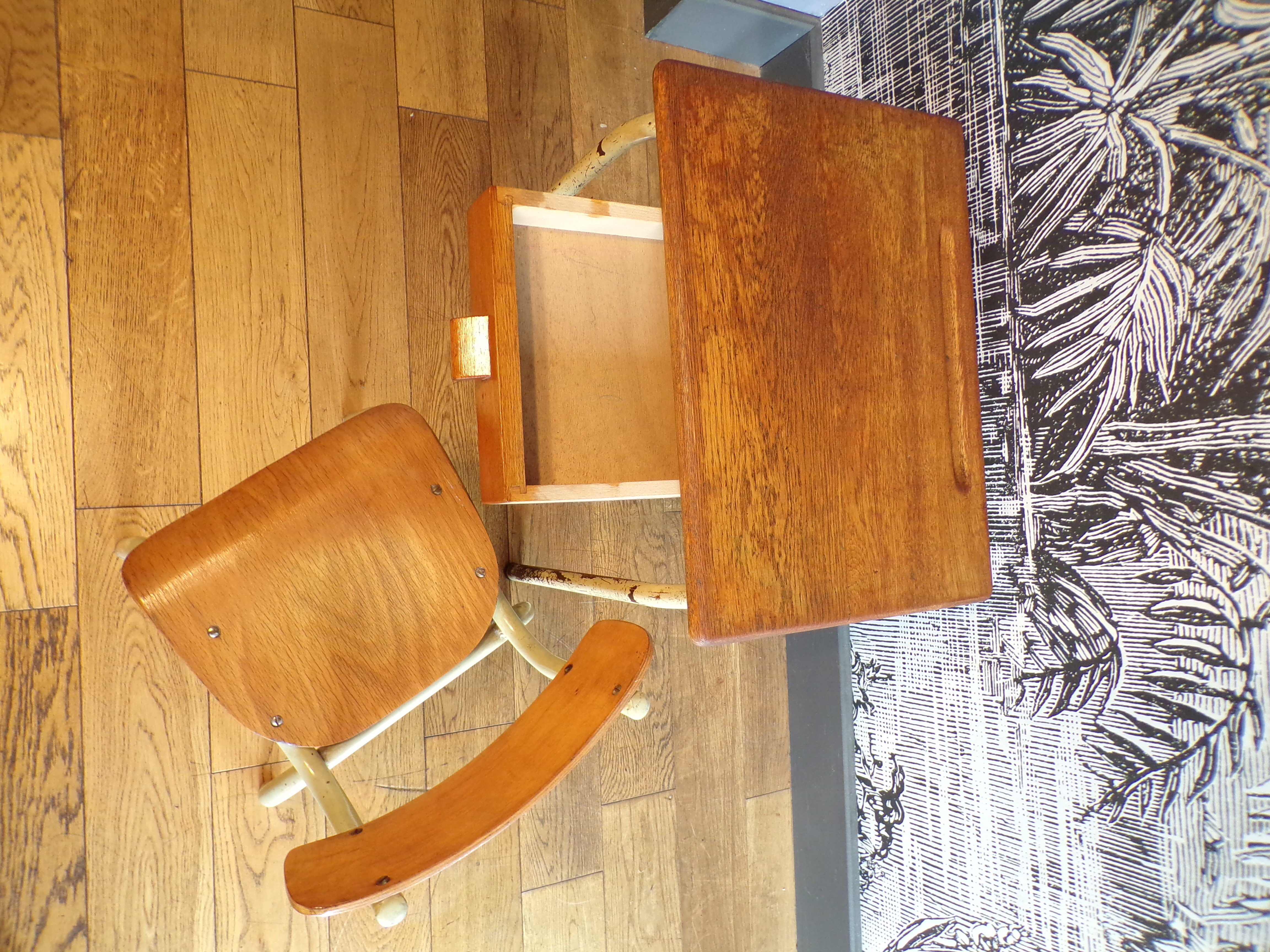 Mullca child chair and desk