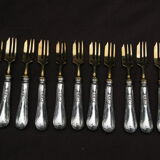 12 fourchettes à gâteau métal argenté et lames dorées style louis xvi