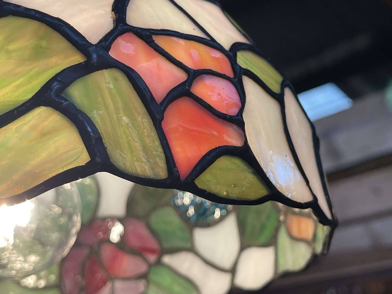 Tiffany-style glass pendant light