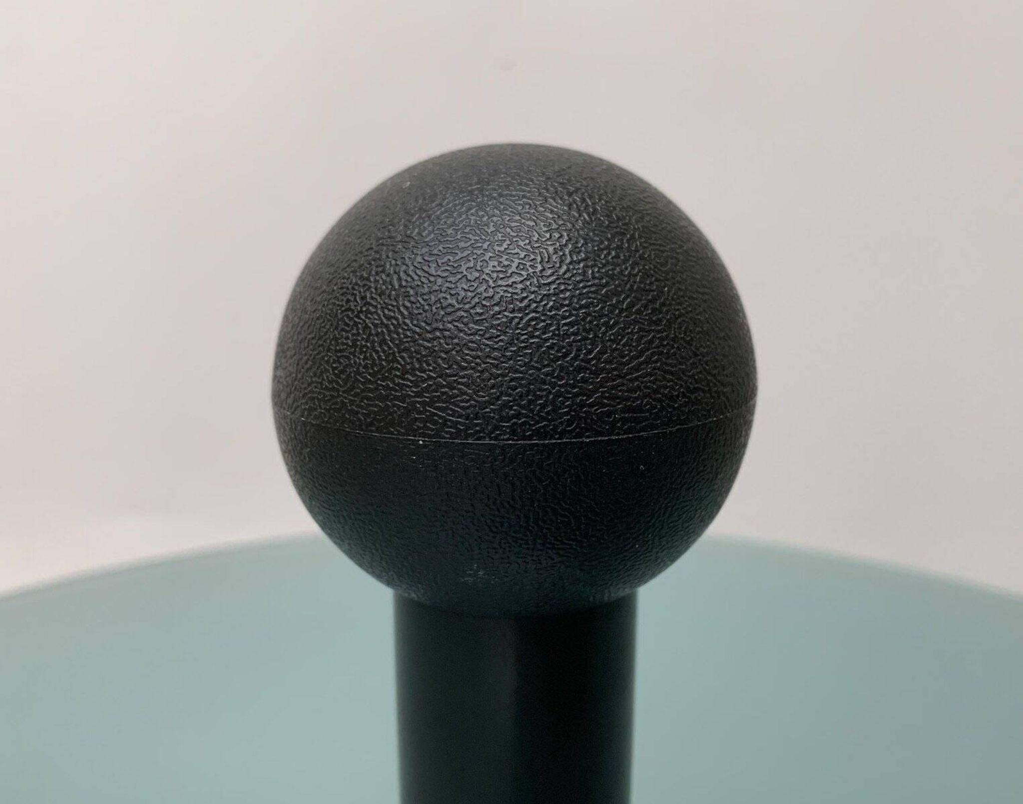Table d'appoint postmoderne vintage d'Ikea