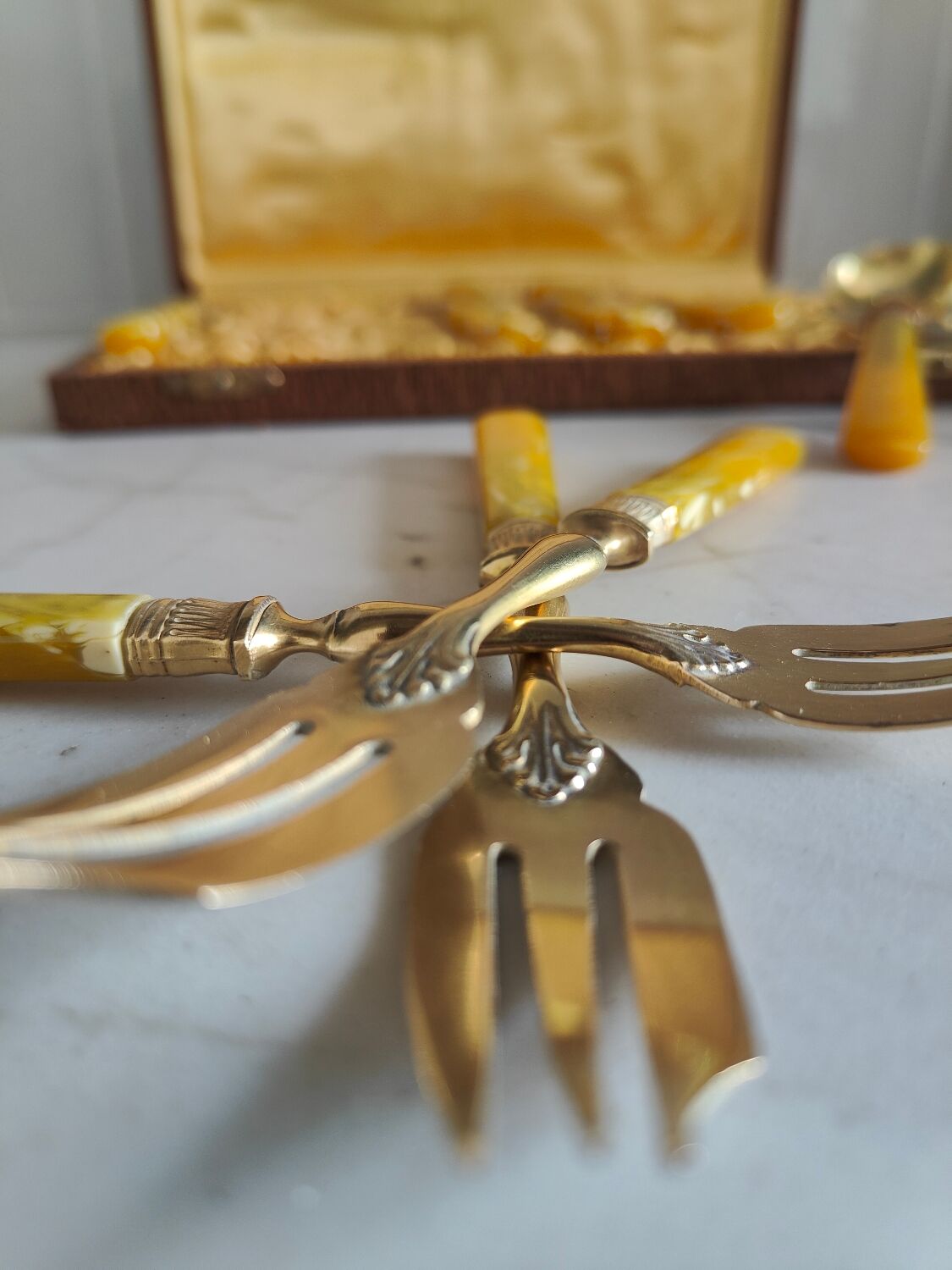 Set of dessert cutlery