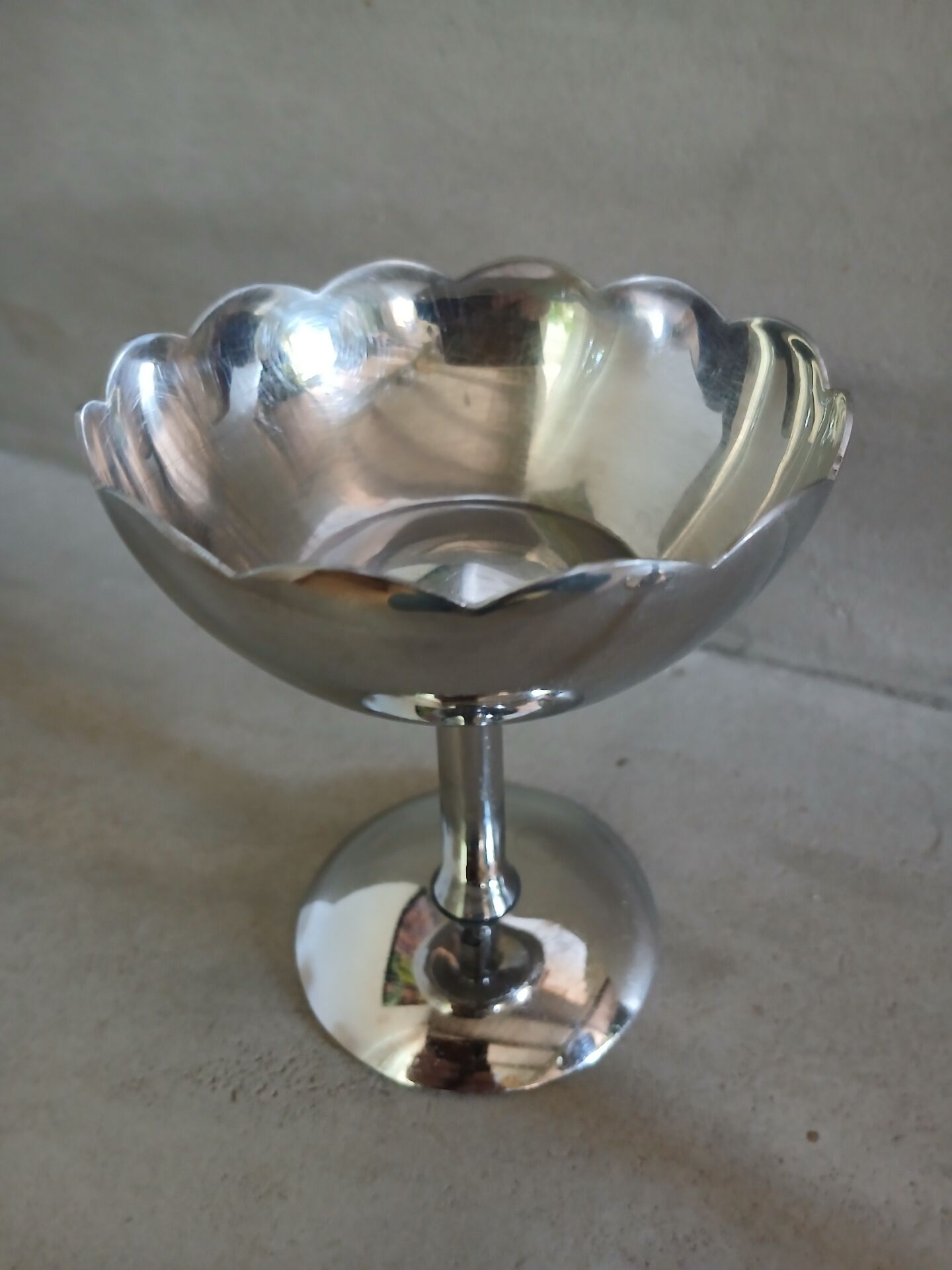 2 stainless steel ice cream cups