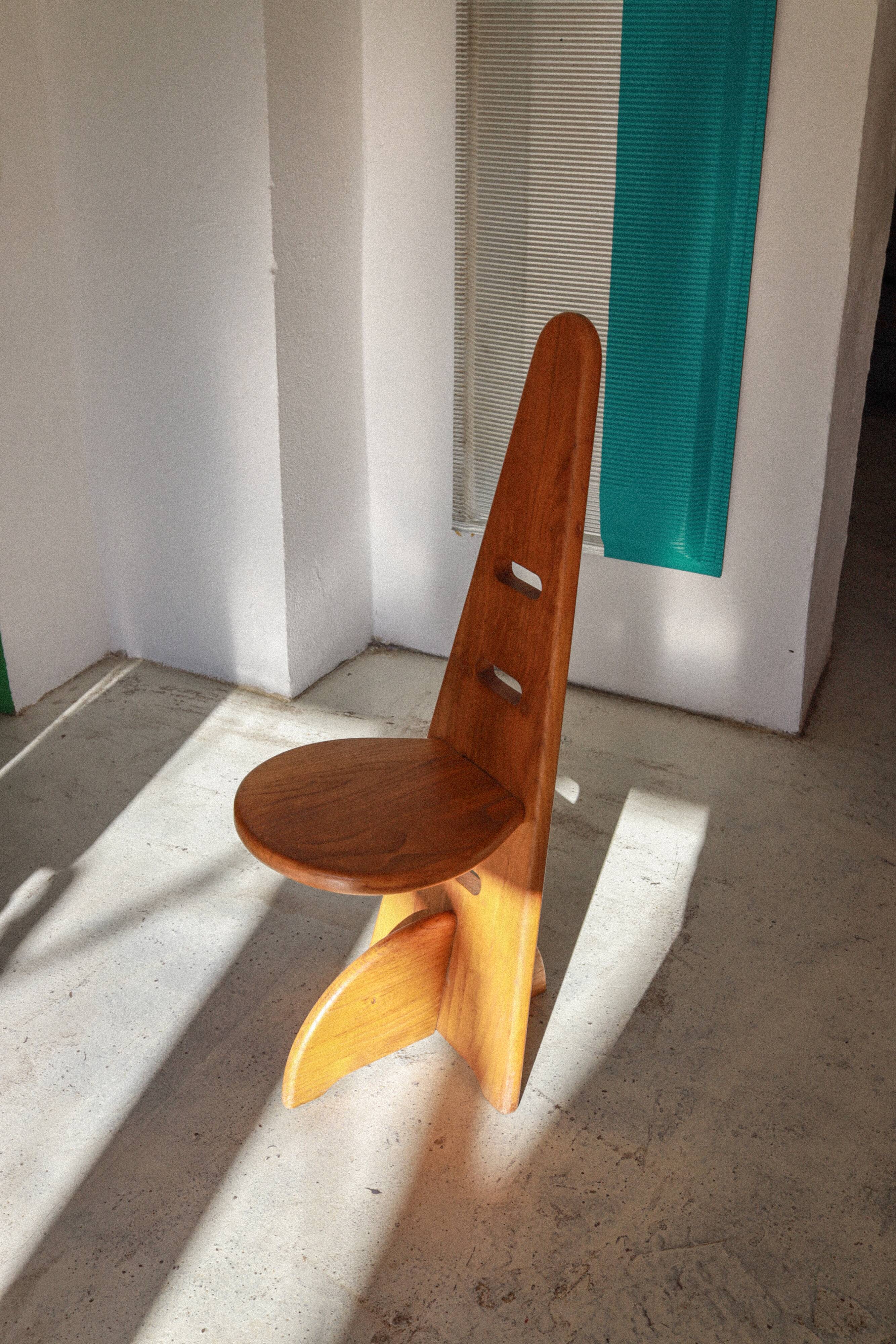 6 detachable brutalist wooden chairs from the 70s