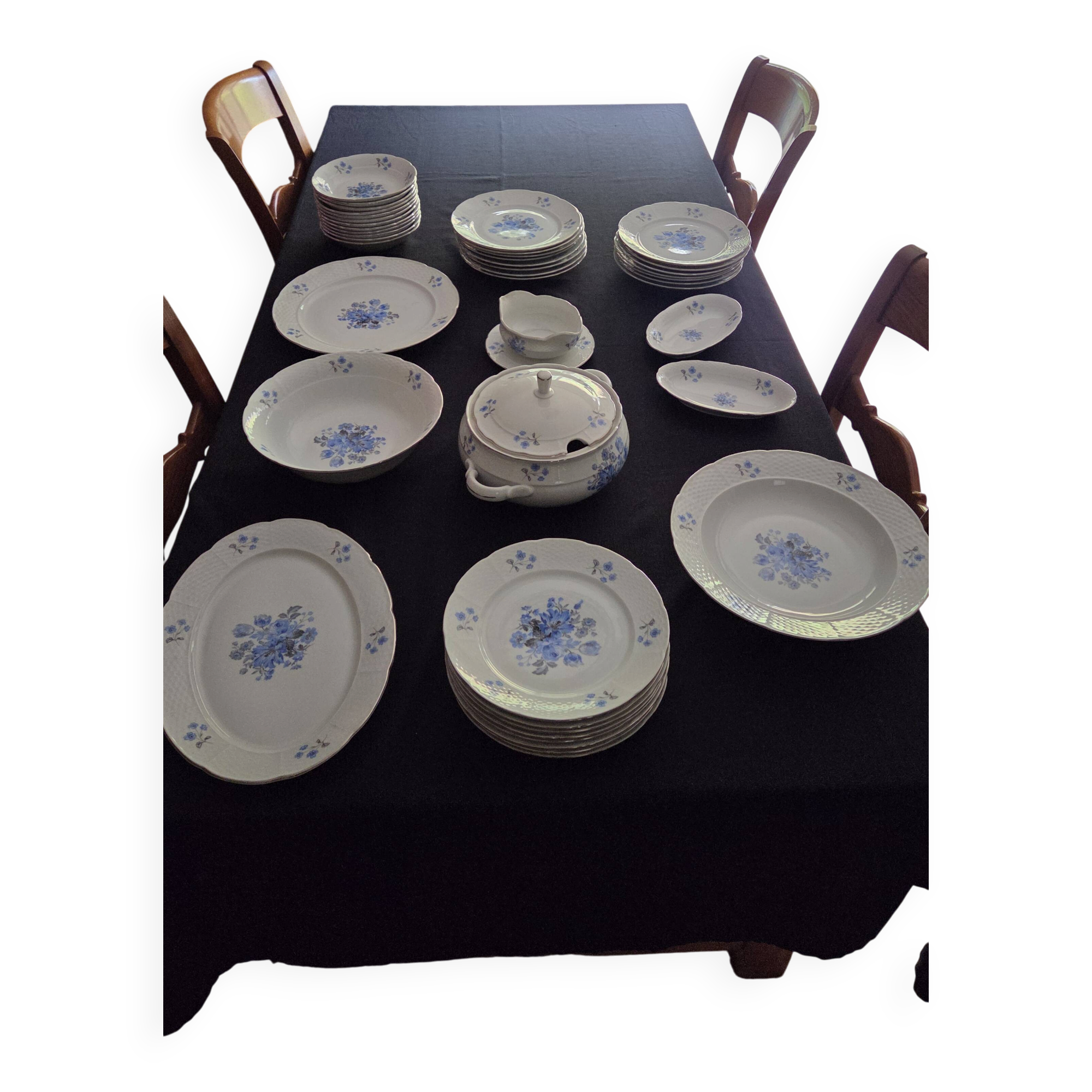 Service 44 pièces porcelaine de bohème