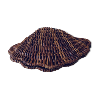 Wicker shell box