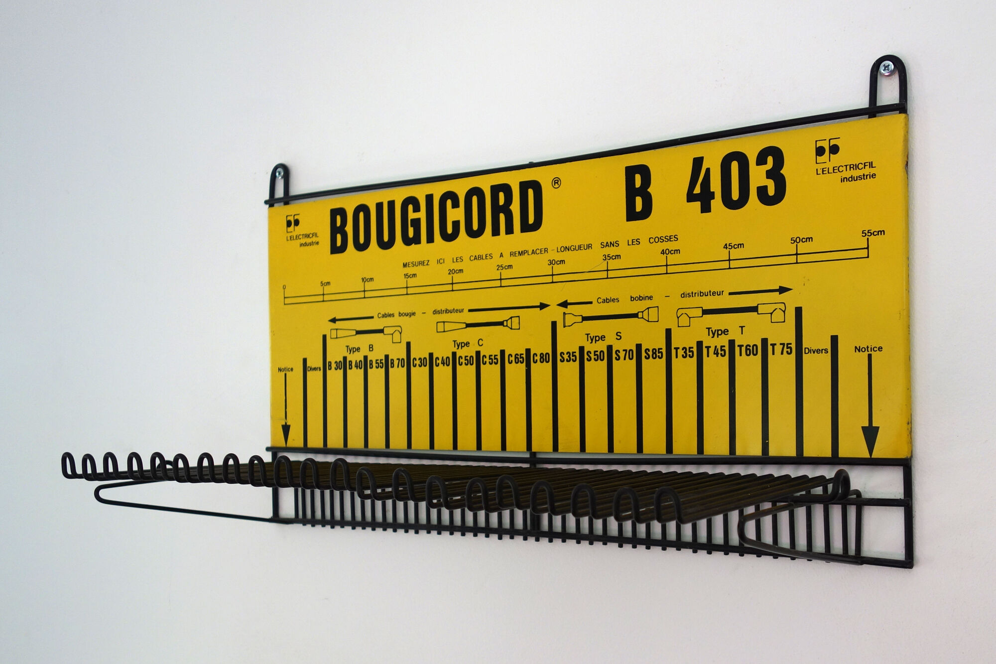 Garage display candle cables