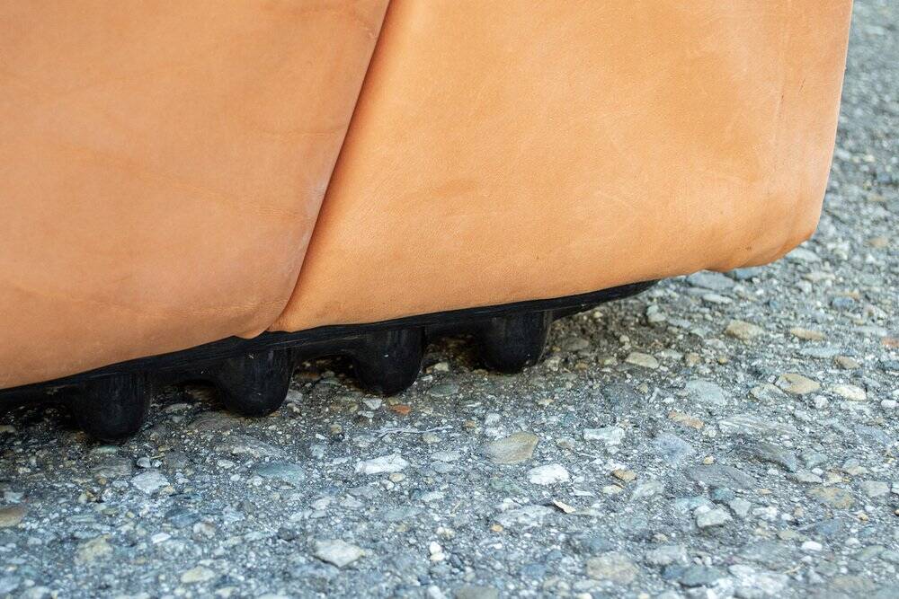 Divano Bonheur in pelle di Titina Ammannati e Giampiero Vitelli per Brunati, anni '70