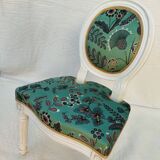 Children's medallion chair