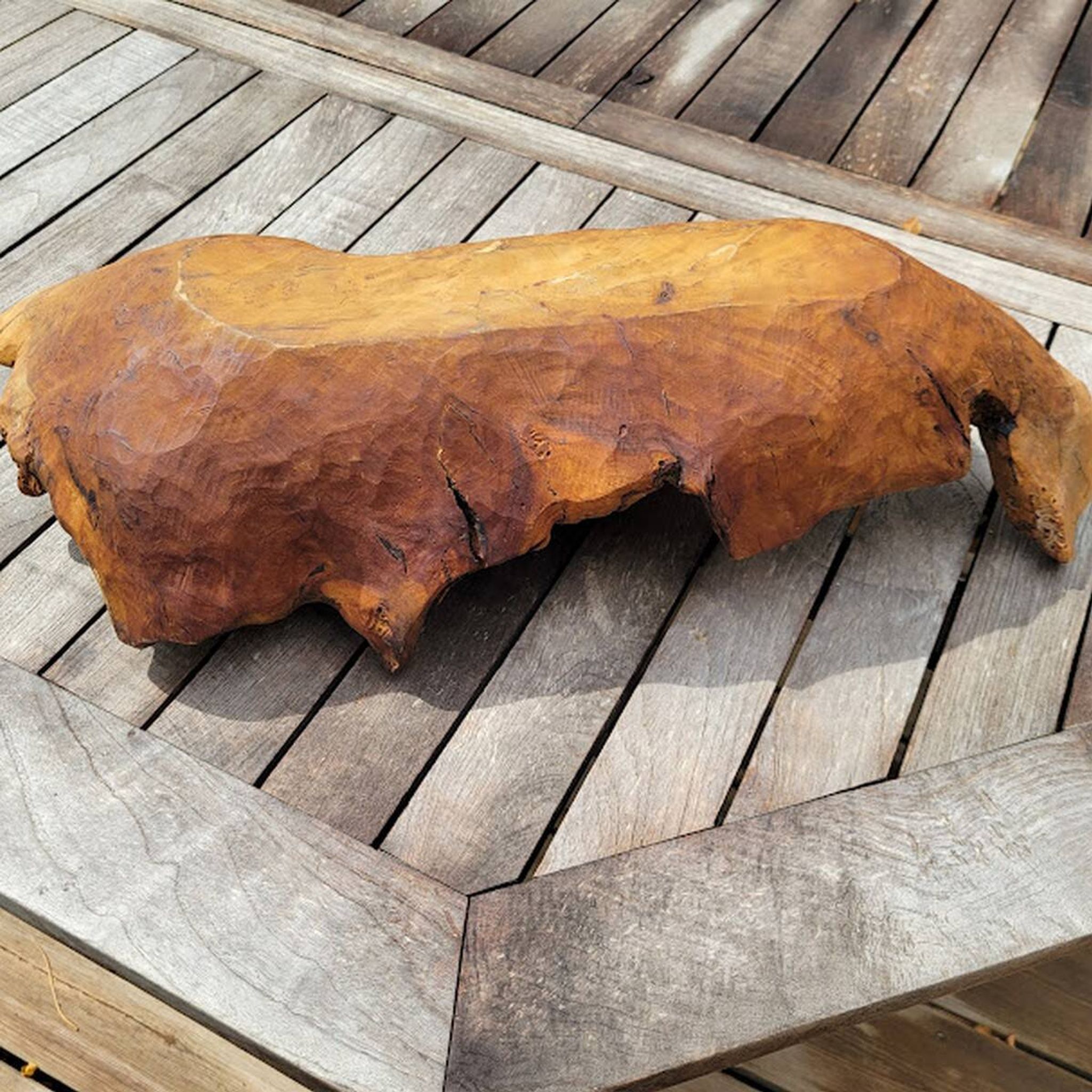Ancienne corbeille en bois sculpté