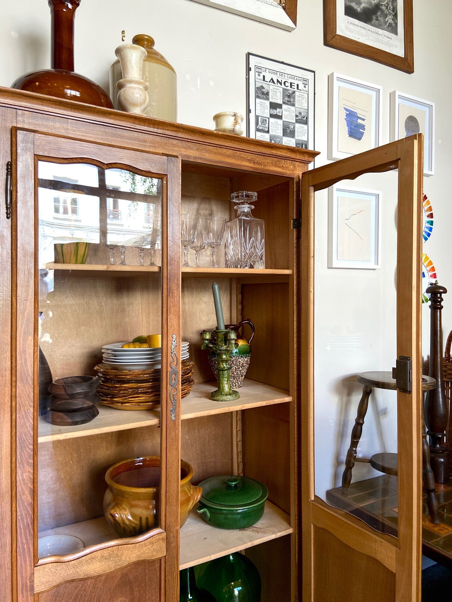 Cupboard, showcase 2 doors in dark wood