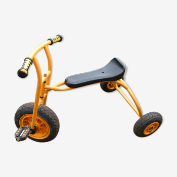 Tricycle d'école vintage orange