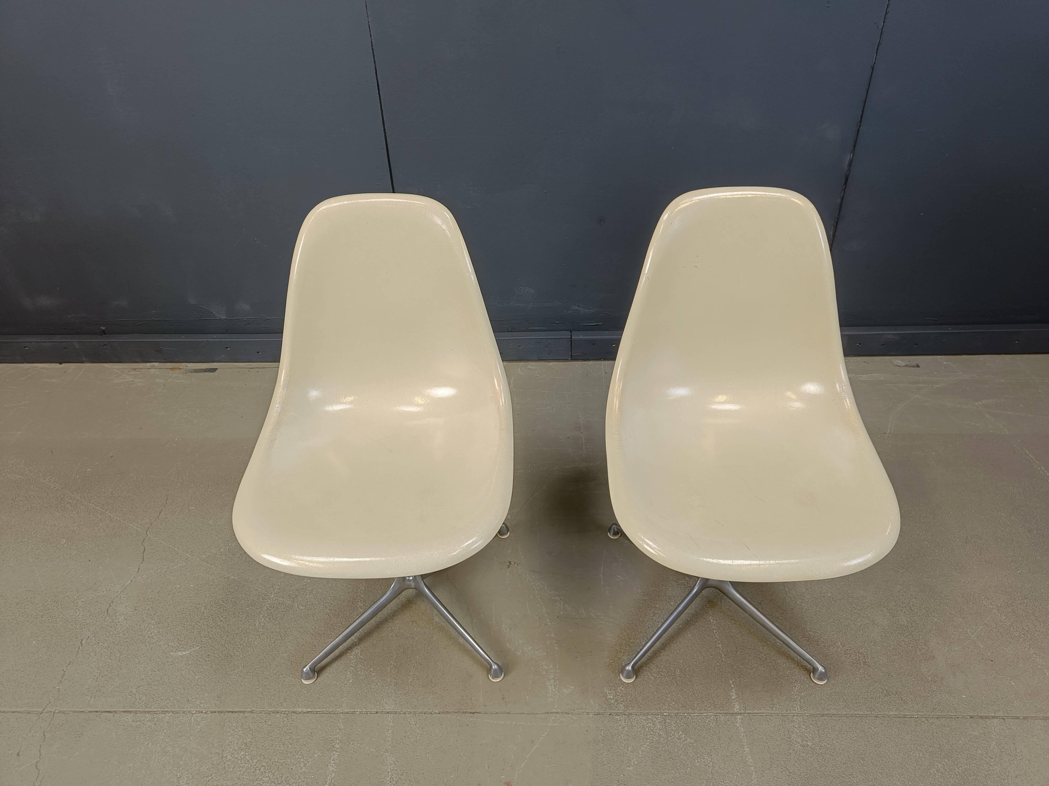 Chaises Eames La Fonda par Herman Miller, ensemble de 2 années 1960