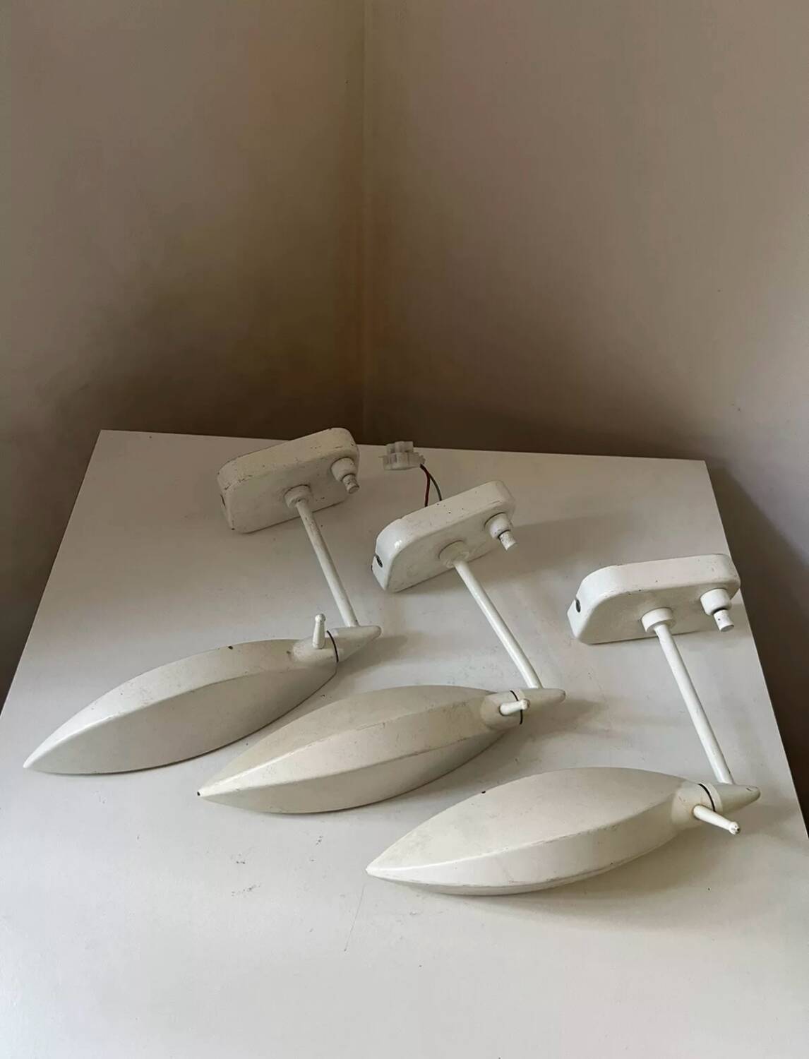 Lot 3 appliques en métal blanc 1970 design