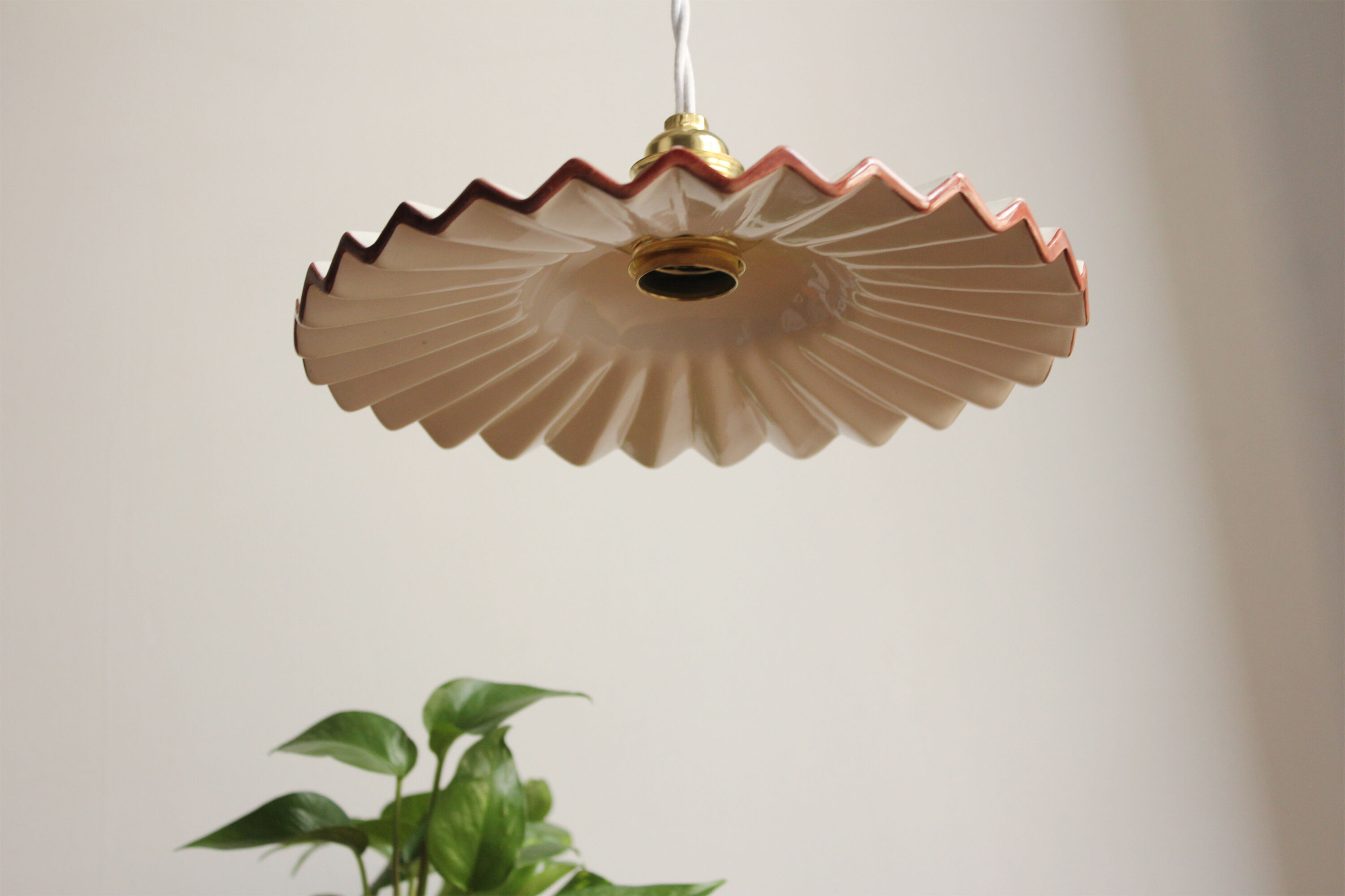 Ceiling lamp, light show shape in vintage ceramic