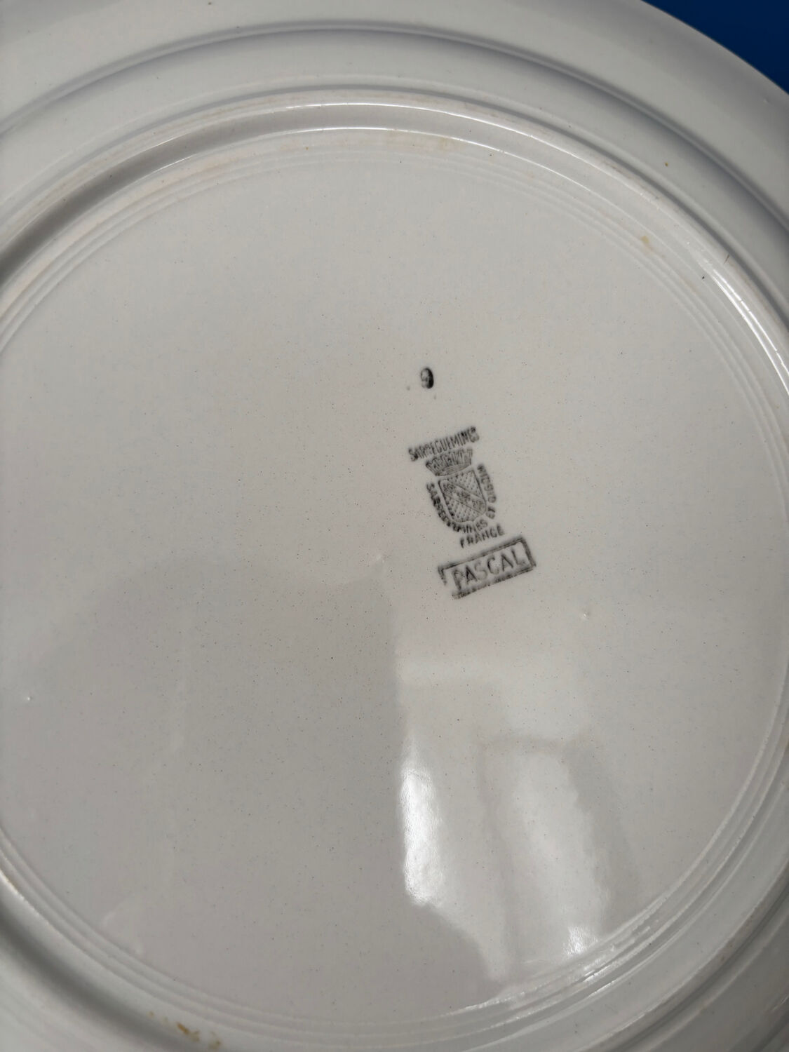 Round plate Digoin Sarreguemines Pascal green – vintage serving plate