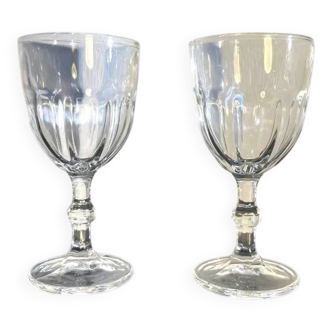 Bistro-style footed glasses