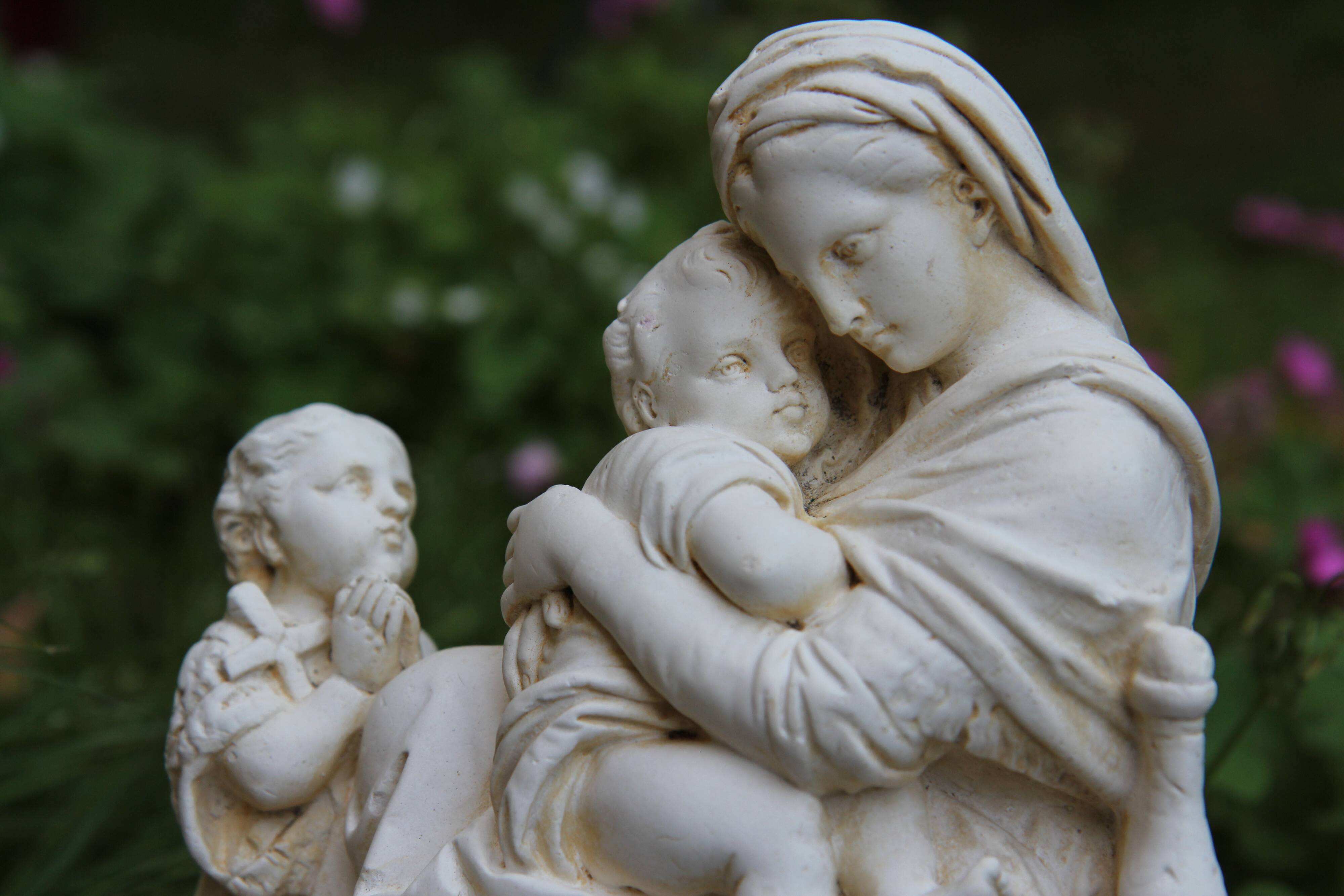 Religious statue plaster clay pipe Raphael Madonna / virgin