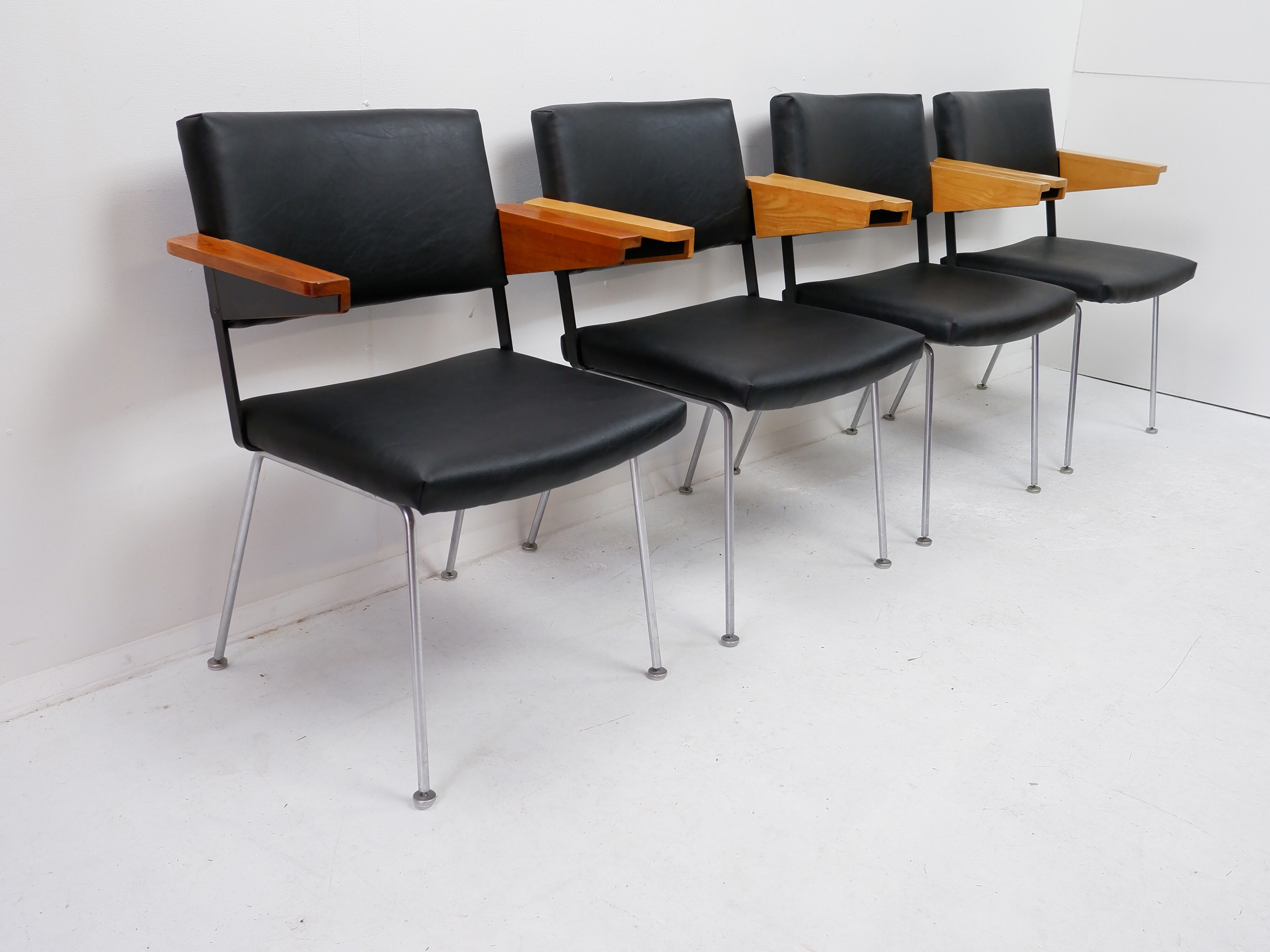 Ensemble de 4 fauteuils par A. Cordemeyer pour Gispen, années 1960