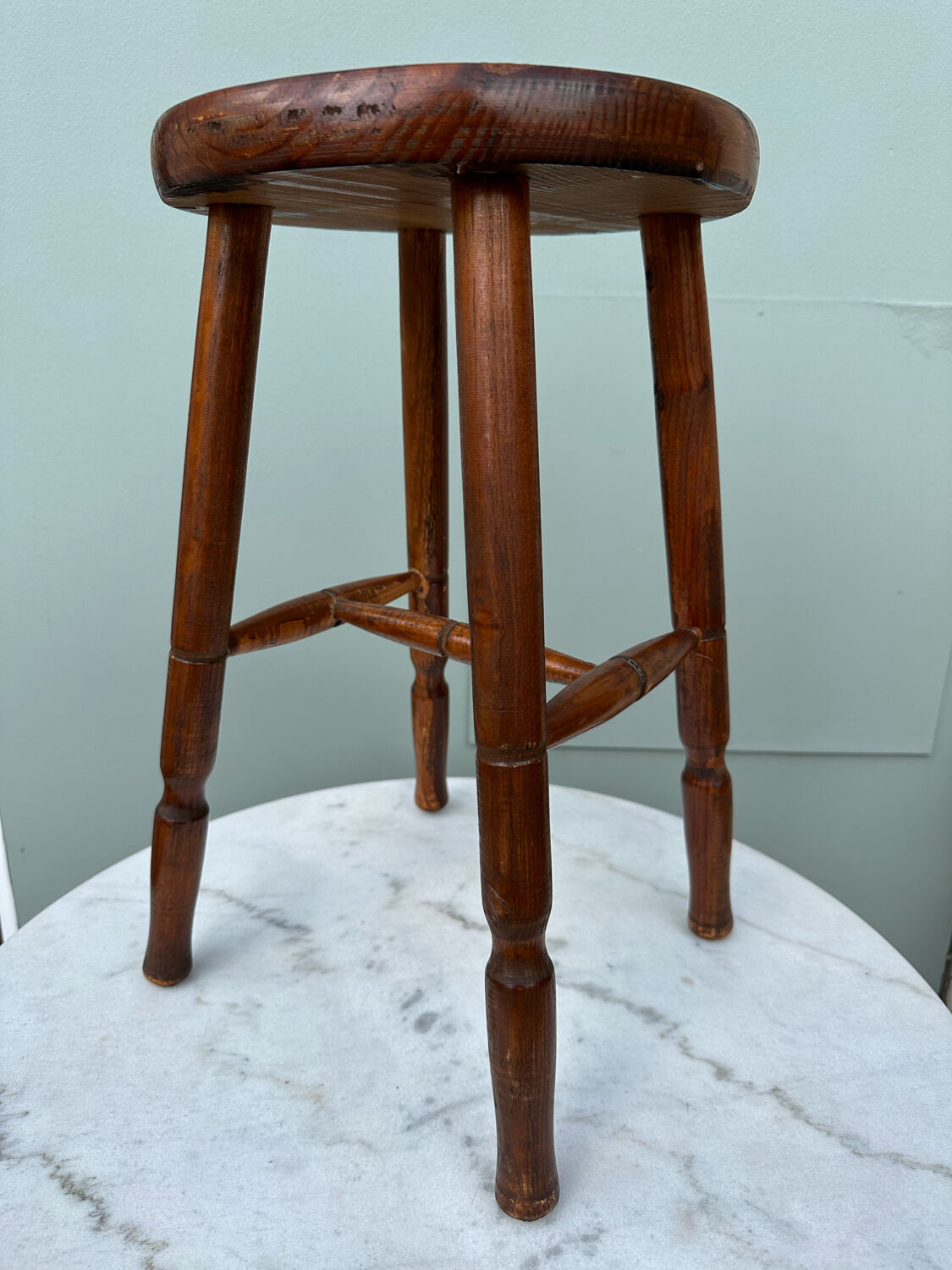 Tabouret en bois massif