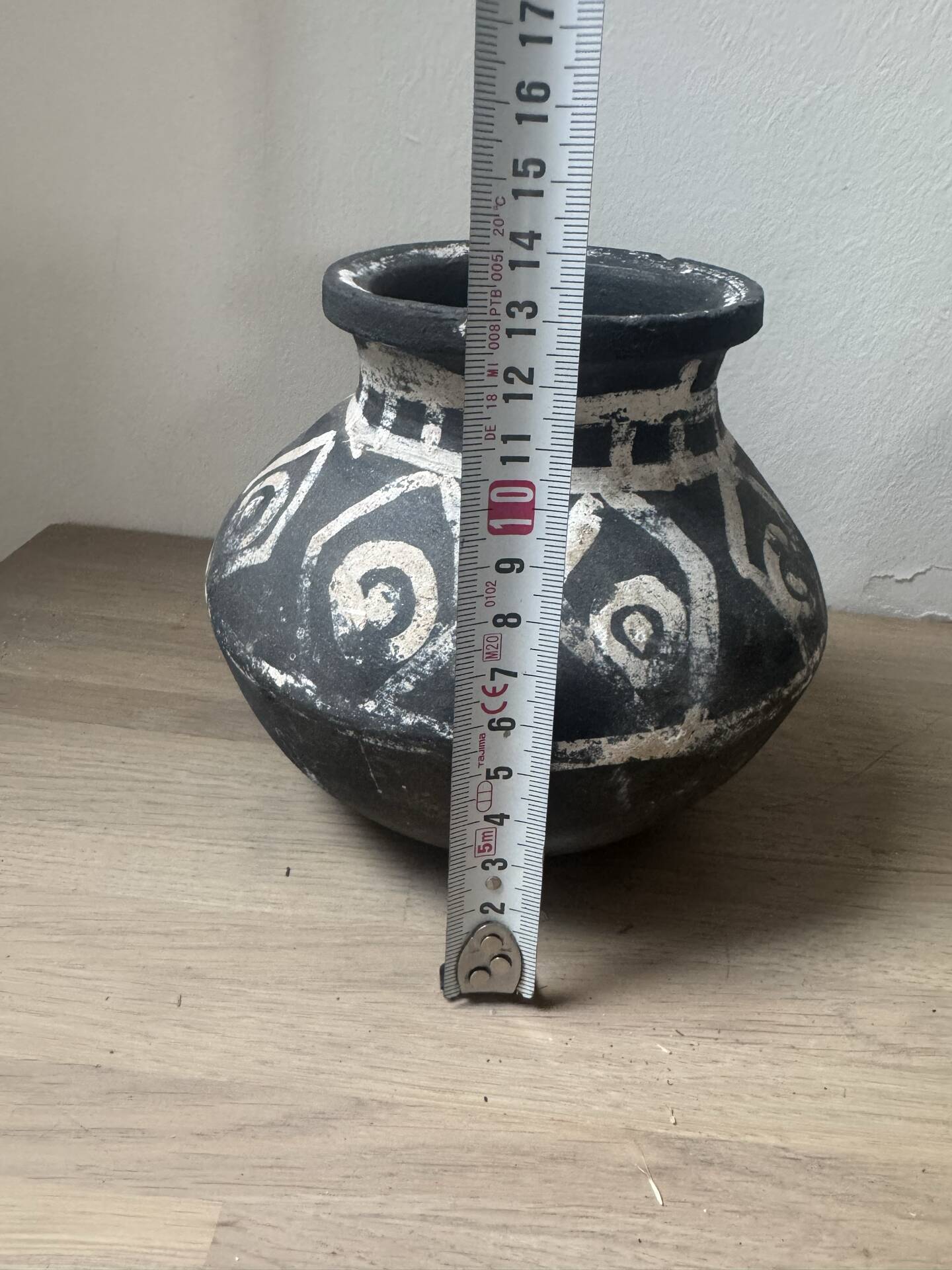 Lot of 3 ancient pots from Indonesia, black terracotta, wabi-sabi.