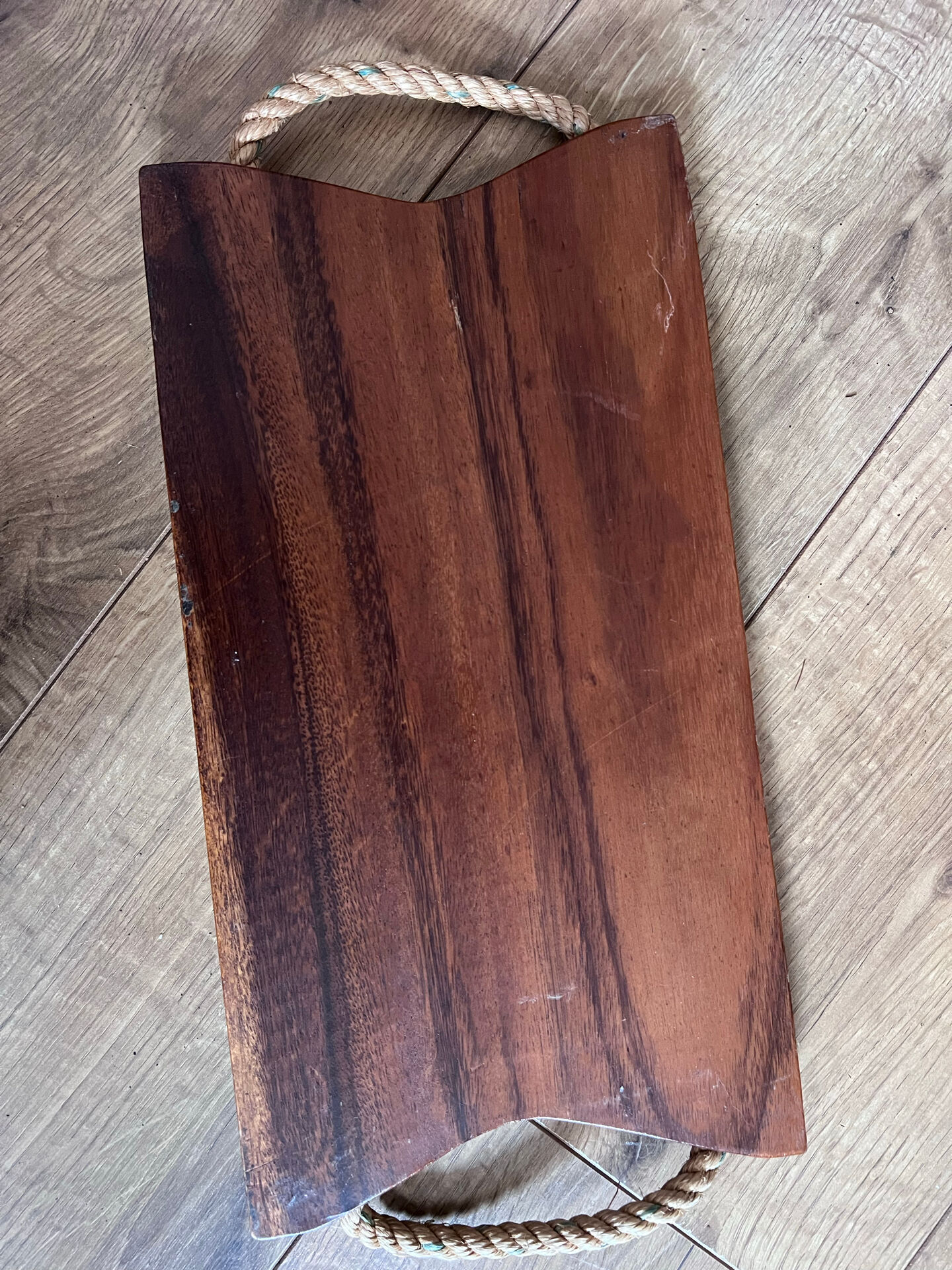 Teak plateau and rope handle