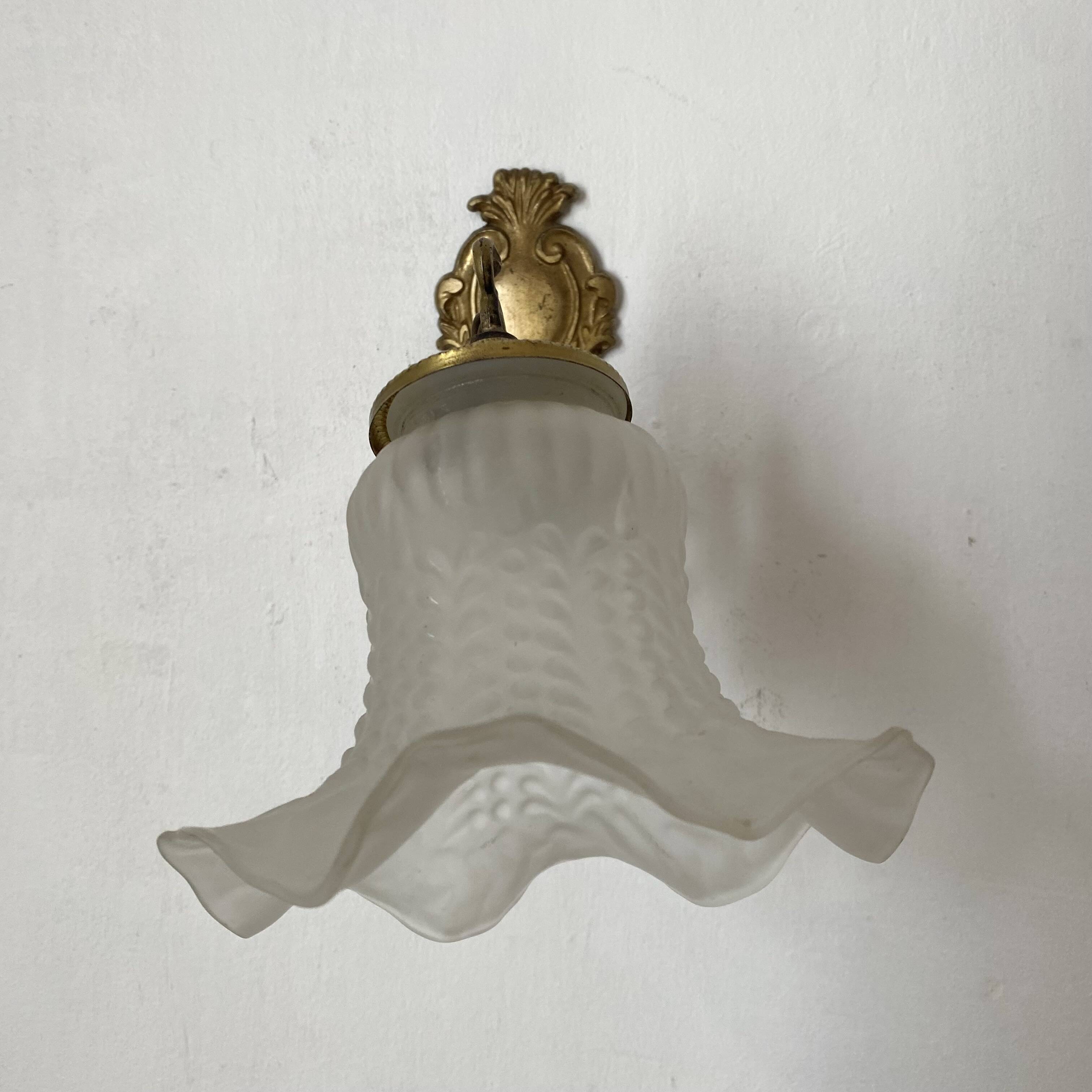Applique rétro avec tulipe de verre