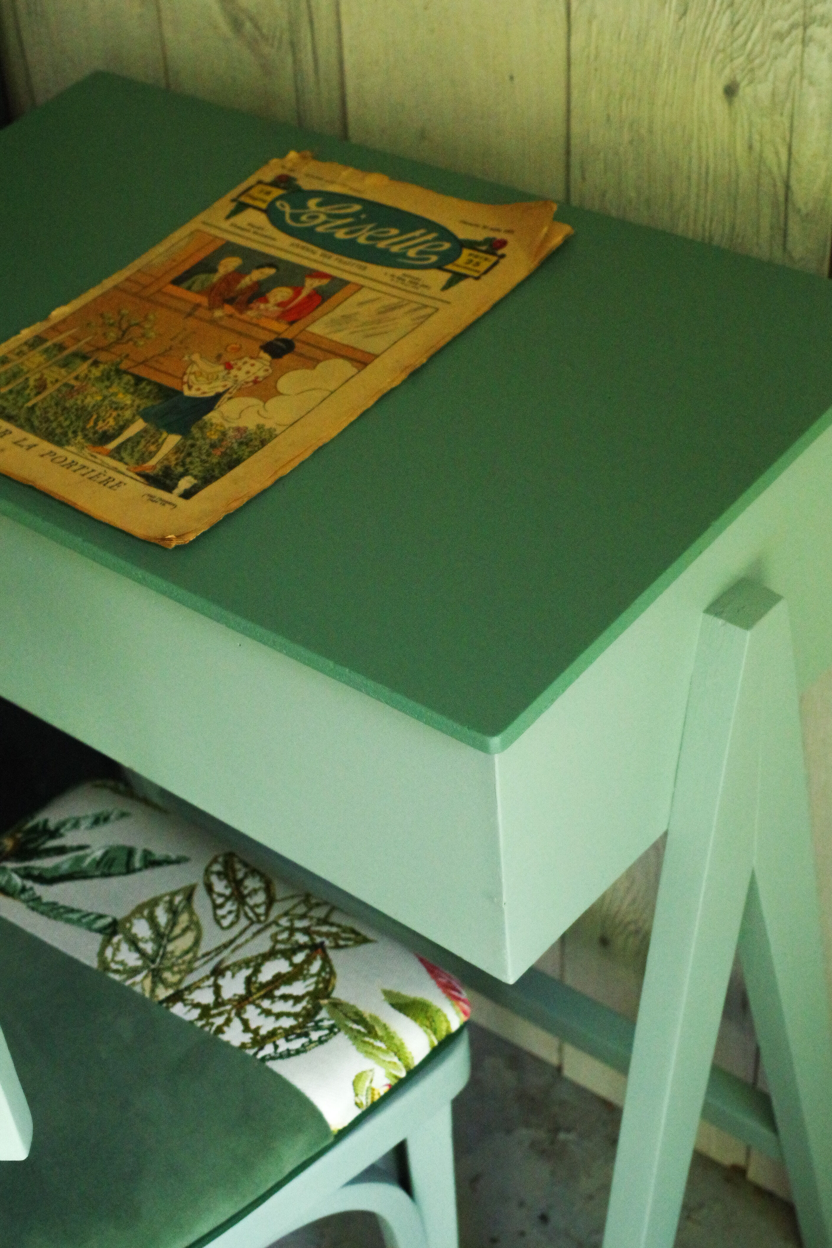 Desk compass feet and vintage Baumann chair revisited