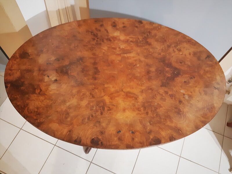Oval side table Louis Philippe period walnut and walnut bramble, tripod foot