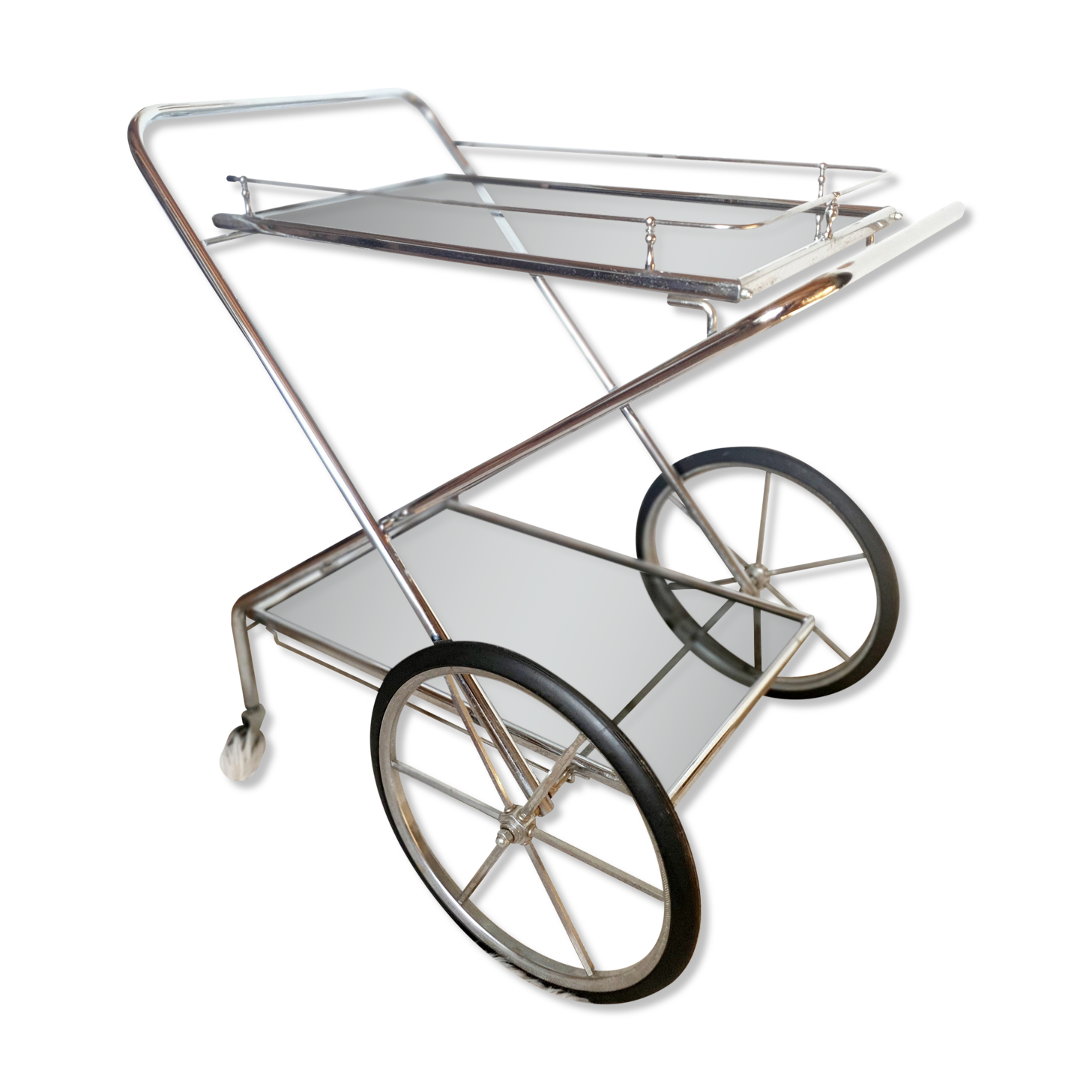 Rolling dessert / chrome bar and smoked glass