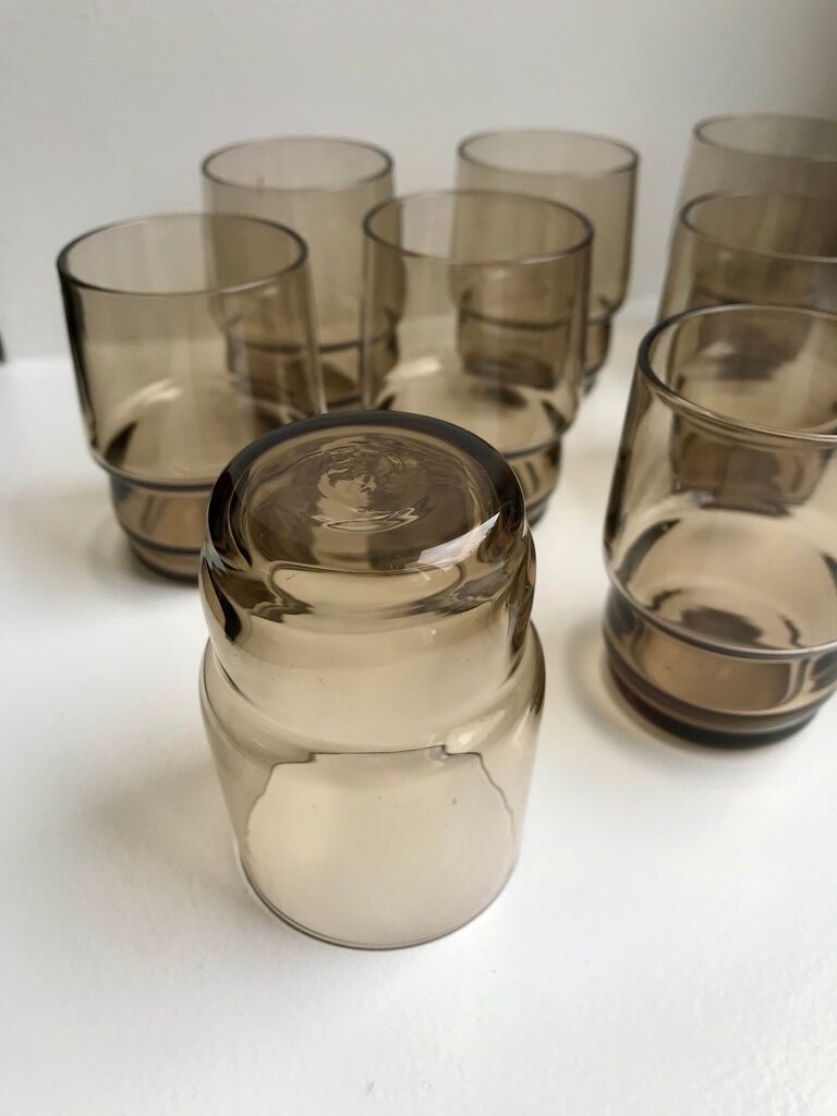 Lot de 10 verres à eau en verre fumé années 70