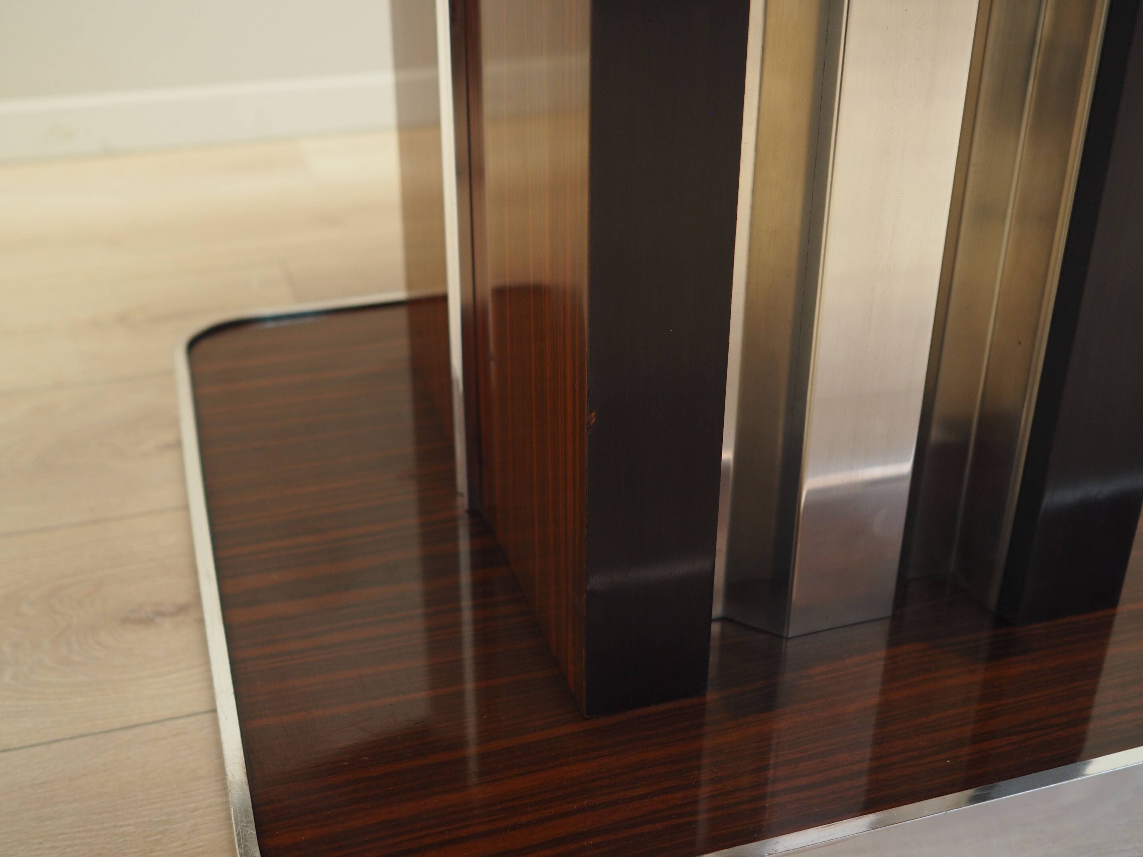 Round mahogany table, Italian design, 1970s, production: Italy