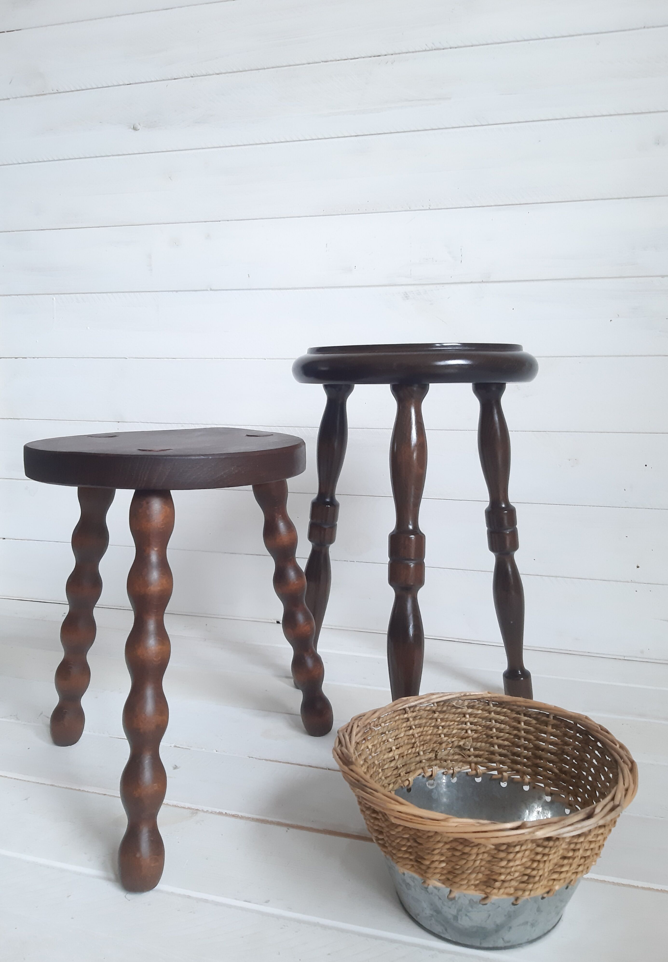 2 stools and 1 pot cover basket