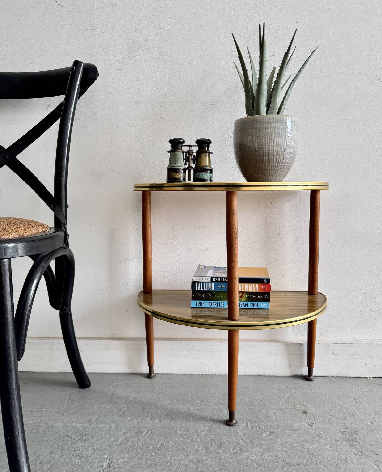 Table d'appoint demi-lune à deux niveaux vintage