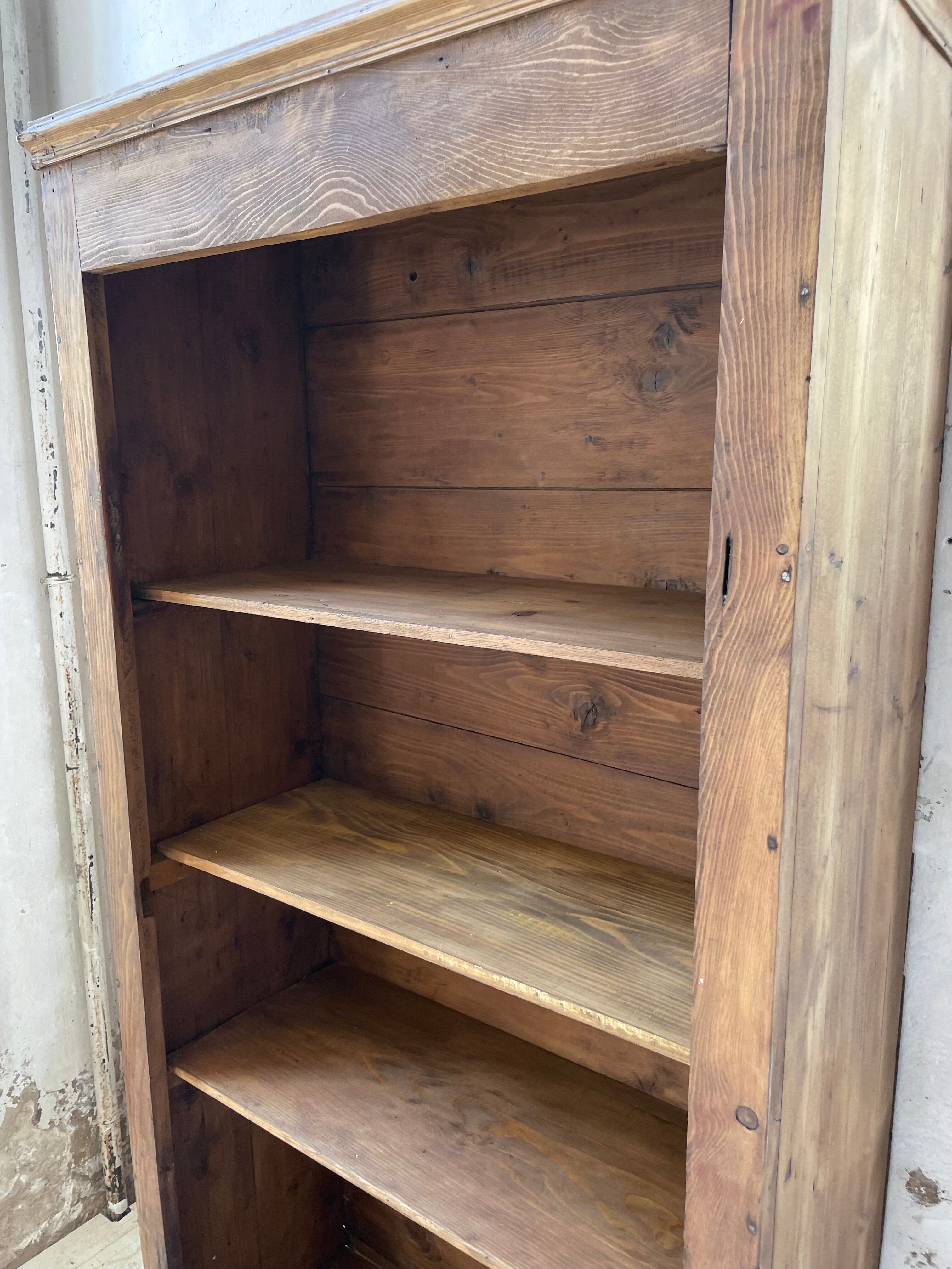 Library bonnetière pine