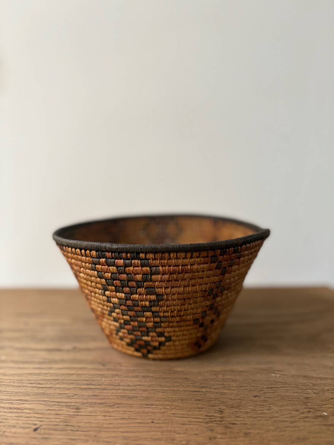 Panier bol en jonc tressé vintage