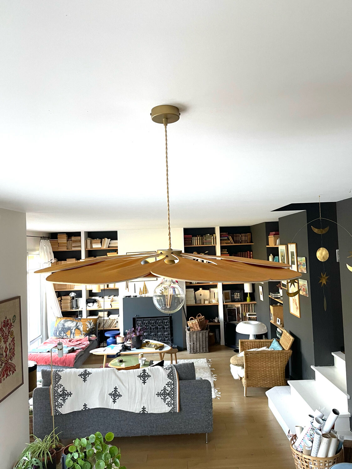 Floral suspension linen and rattan