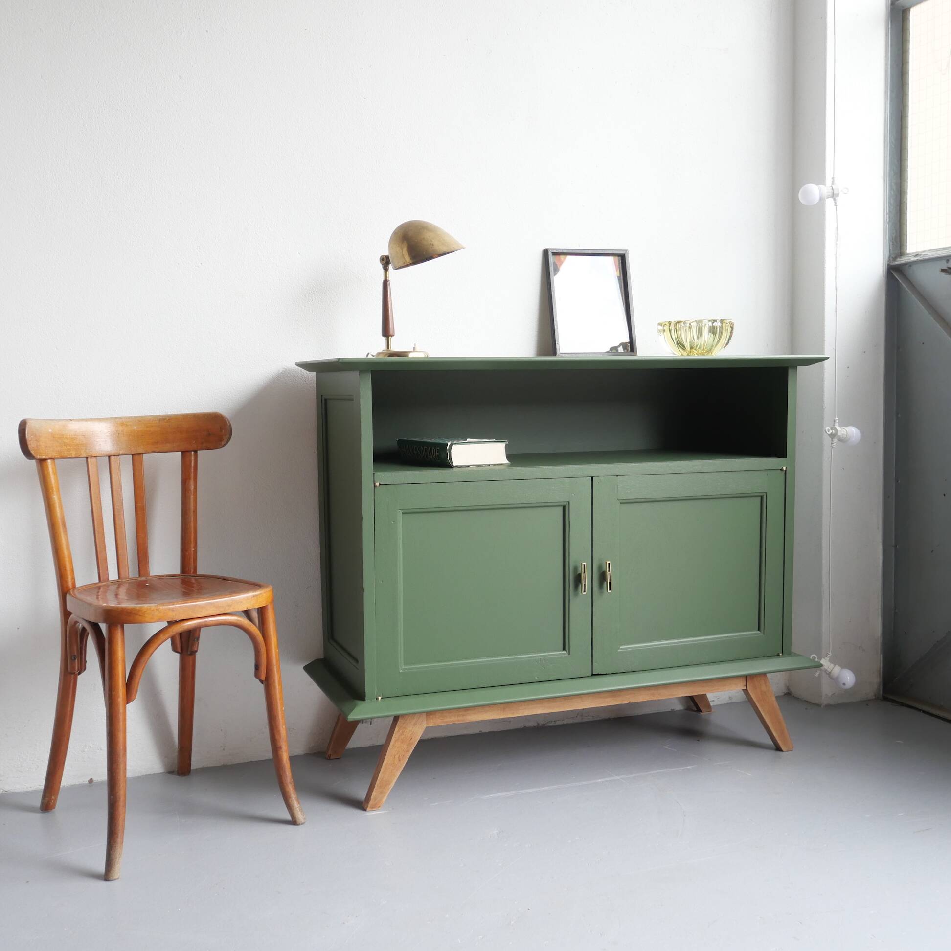 Buffet vintage pieds compas