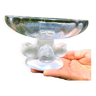 Lalique France .superbe coupe vide poche sur pied aux oiseaux