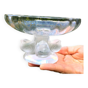 Lalique France. superb empty pocket cup on bird stand