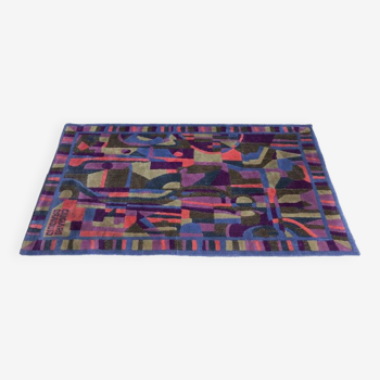 1990s Gorgeous Rug by Giorgetto Giugiaro for Paracchi. Pure wool. Made in Italy