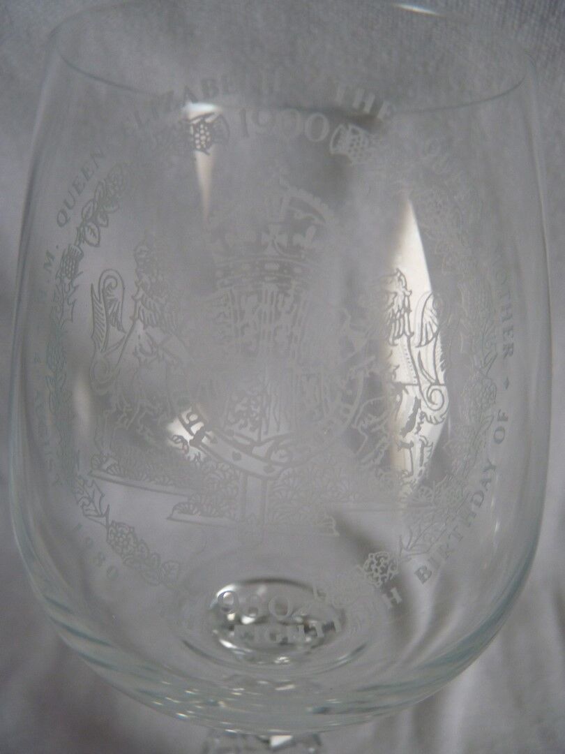 Lot of 5 glasses of commemoration Elisabeth queen 1900-1980 "