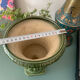 Vase Médicis, cache-pot vintage en céramique vert olive
