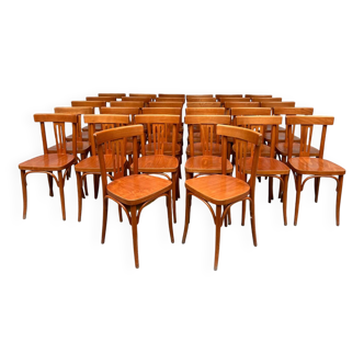 Série de 32 chaises bistrot vintage