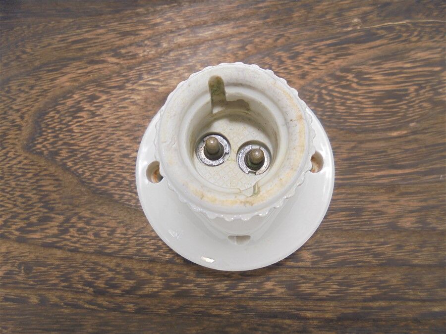 Porcelain wall lamp