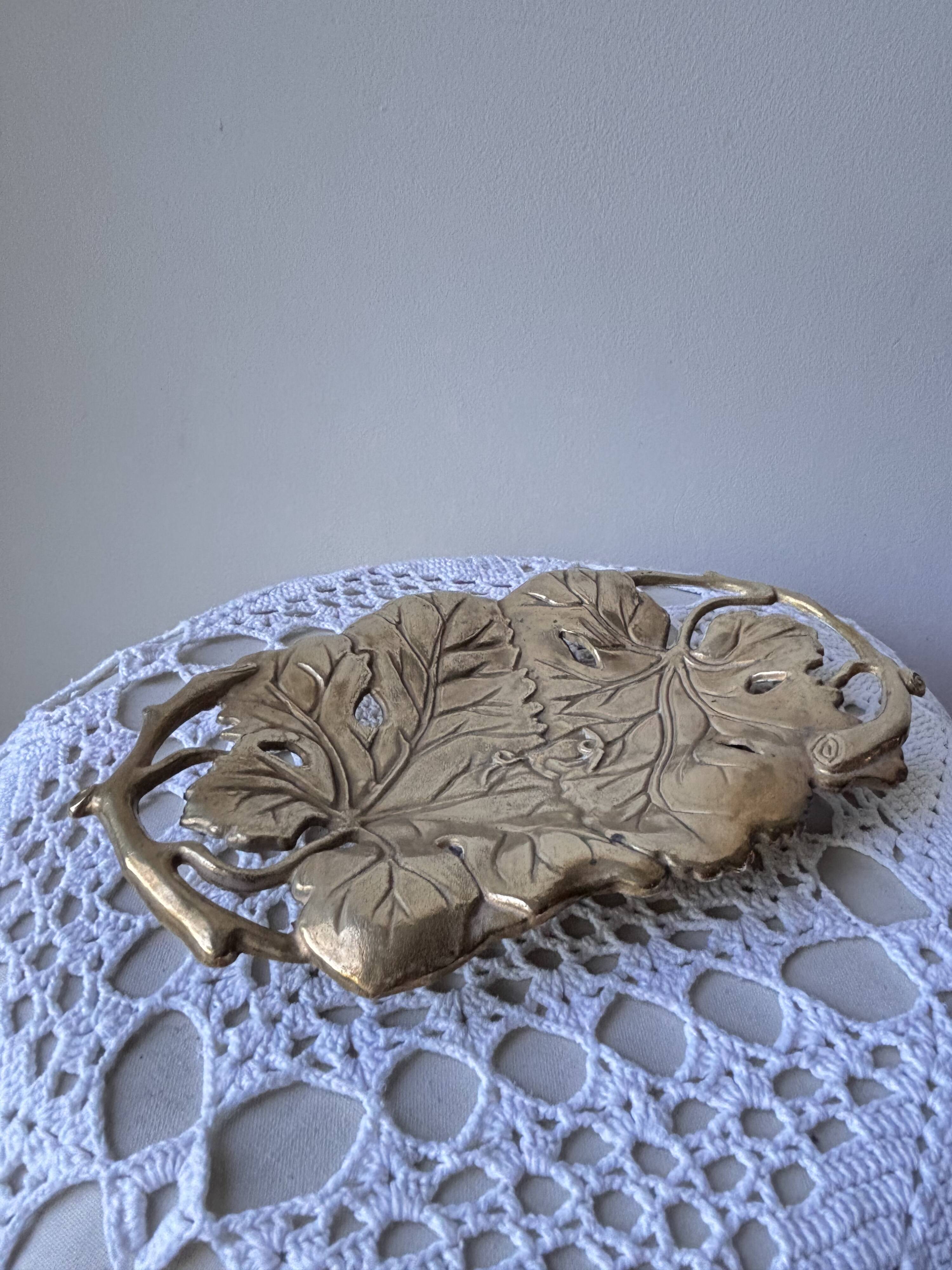 Brass catchall - leaves and branches, Art Nouveau style