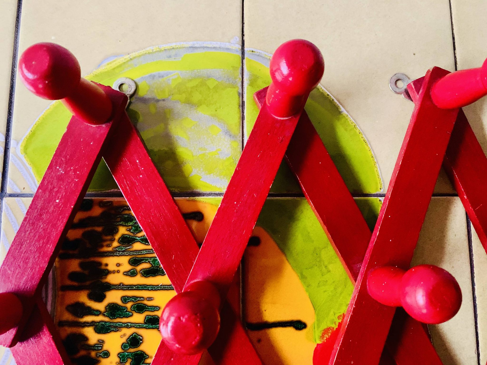 Vintage accordion coat rack in red painted wood