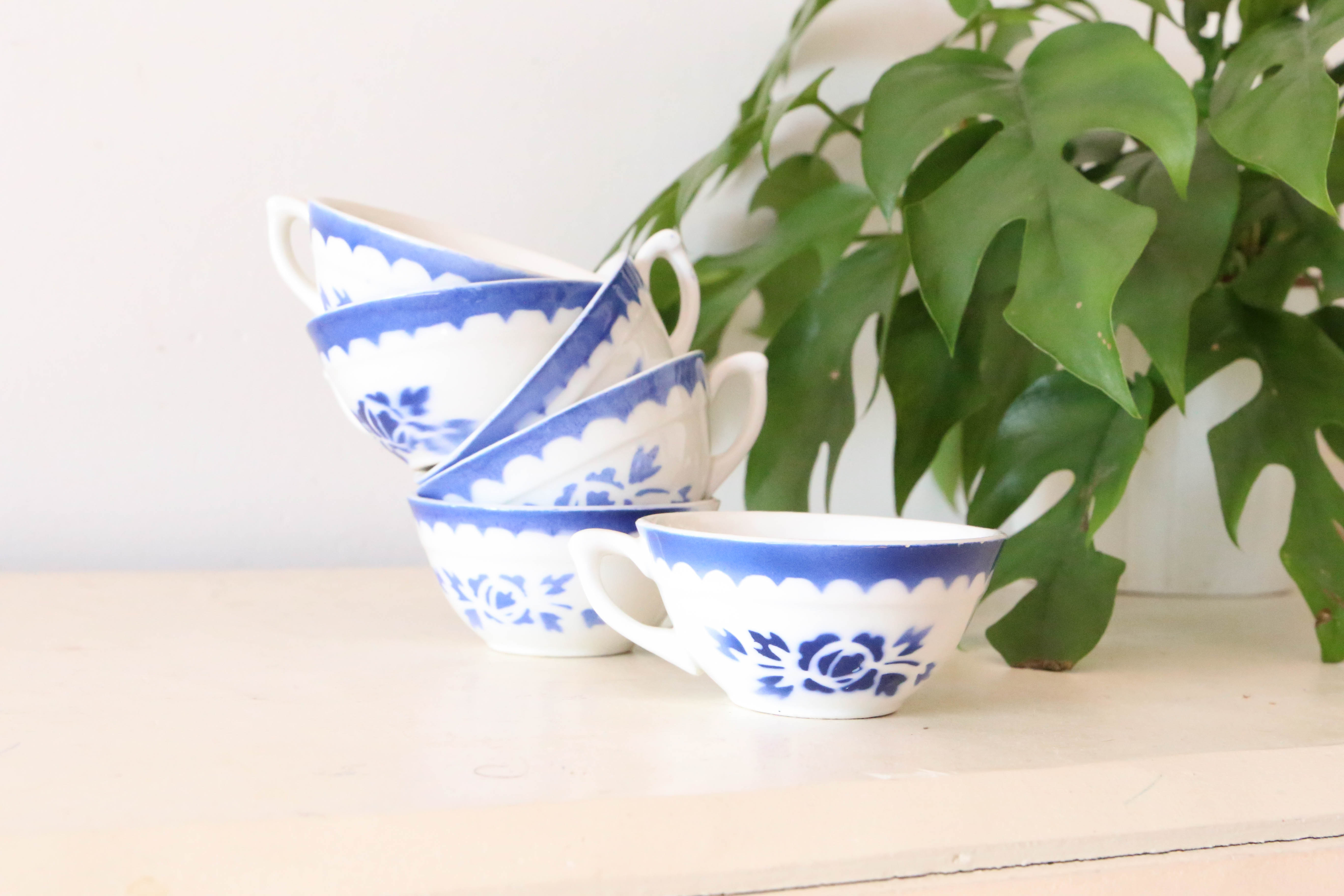 Vintage cups stencil pattern x 6, vintage, 1950