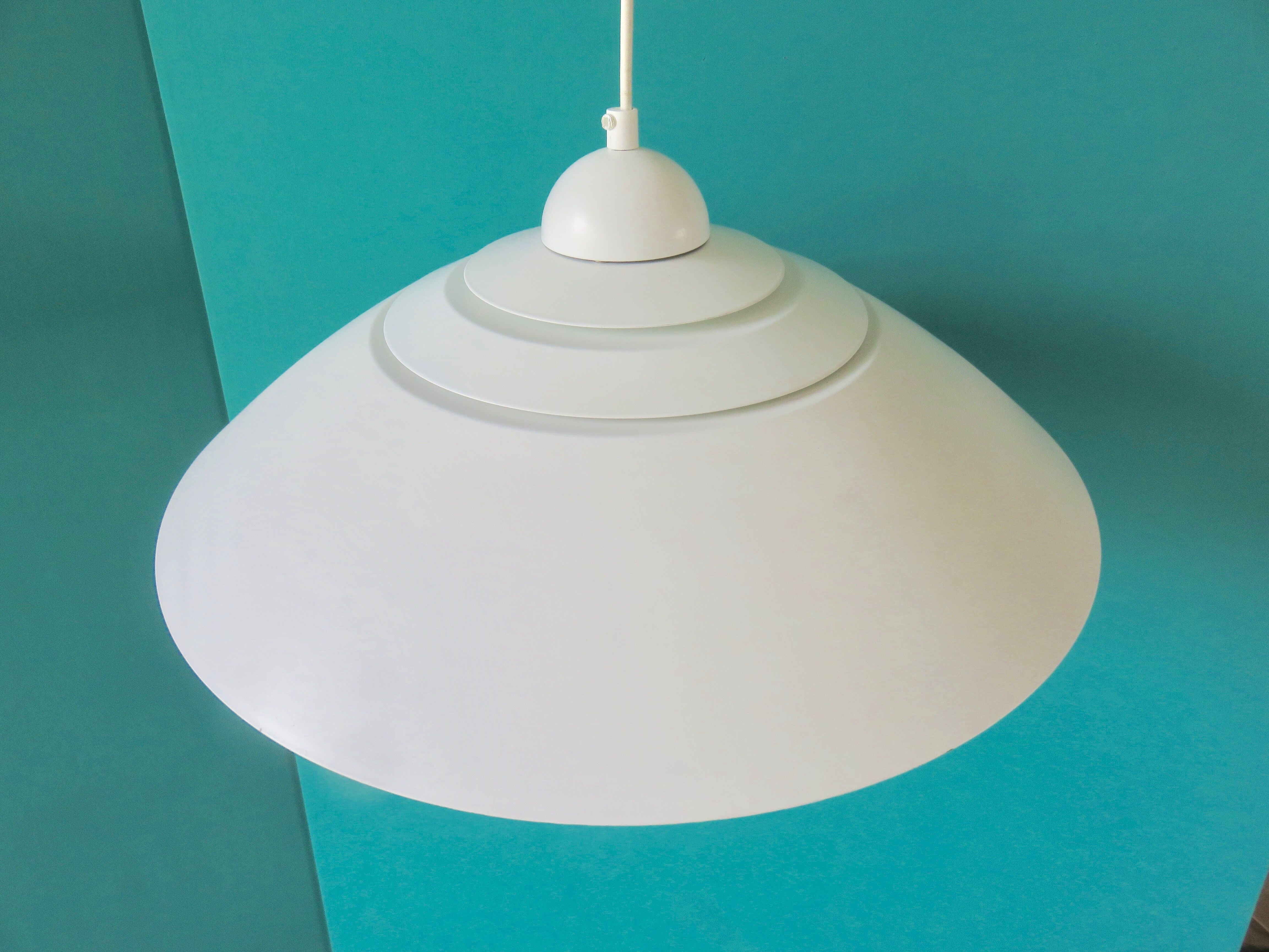 Suspension blanche "Danalight" Danemark 1975